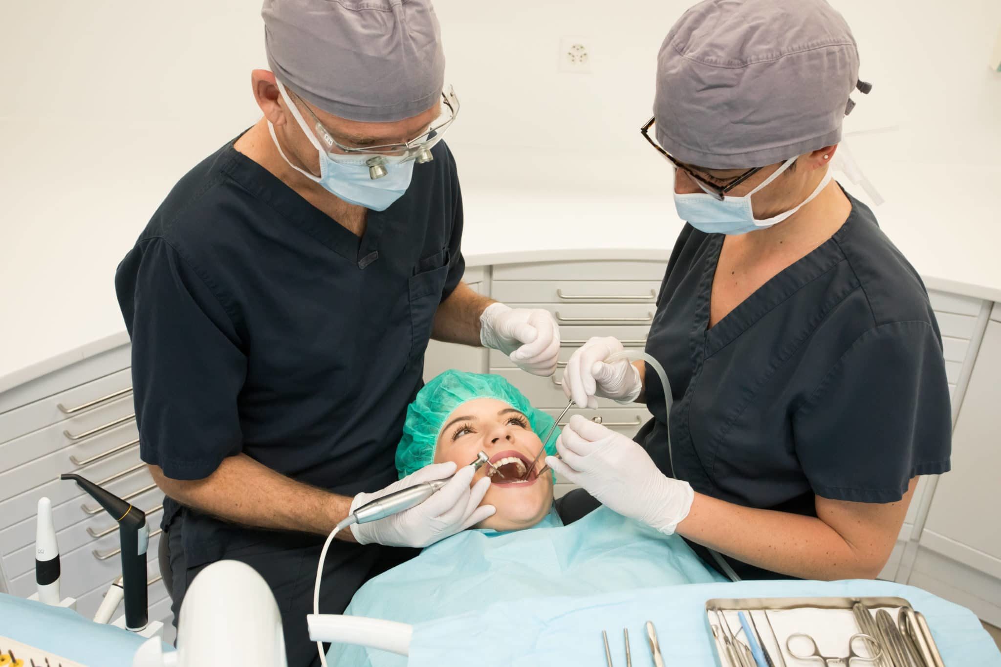 Opération Dent de Sagesse à Genève Extraction CMD Balexert